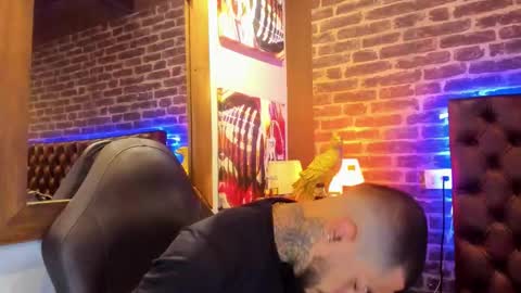 Snapshot of vinzenzrizzo chatting on November 25, 2025, 4:56 am ---Vinzen--- online show from November 25, 2025, 4:56 am