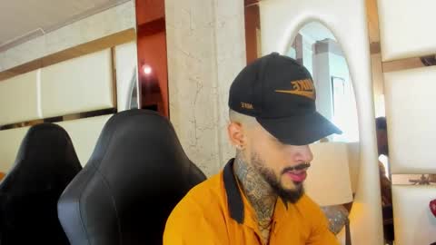 Snapshot of vinzenzrizzo chatting on November 26, 2025, 4:57 am ---Vinzen--- online show from November 26, 2025, 4:57 am