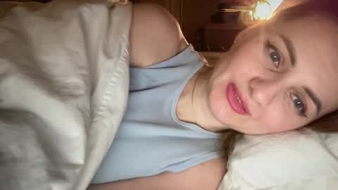 Snapshot of viola_1 chatting on March 7, 2026, 1:35 am Funny girl online show from March 7, 2026, 1:35 am