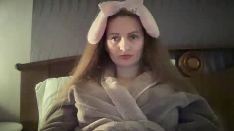 Snapshot of viola_1 chatting on March 18, 2026, 1:09 am Funny girl online show from March 18, 2026, 1:09 am