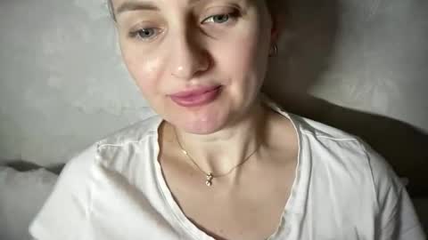 Snapshot of viola_1 chatting on April 19, 2026, 9:06 pm Funny girl online show from April 19, 2026, 9:06 pm