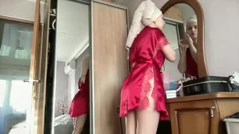 Snapshot of viola_1 chatting on April 26, 2026, 3:37 am Funny girl online show from April 26, 2026, 3:37 am