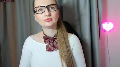 Snapshot of viola_1 chatting on April 30, 2026, 8:04 pm Funny girl online show from April 30, 2026, 8:04 pm
