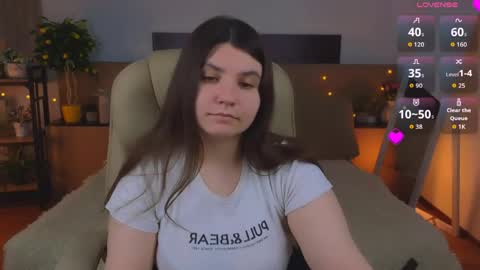 Snapshot of viola__shy chatting on May 22, 2026, 8:58 pm Viola online show from May 22, 2026, 8:58 pm