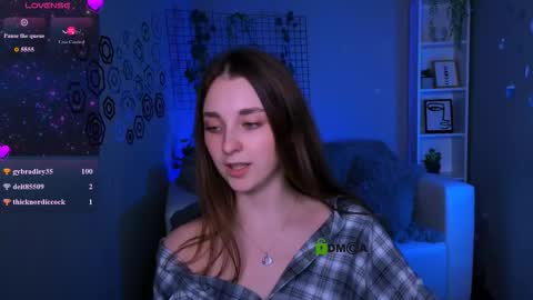 Snapshot of viola_bah chatting on March 15, 2026, 4:02 pm Vi online show from March 15, 2026, 4:02 pm