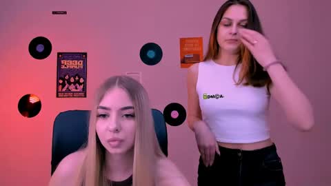 Snapshot of viola_sweet_ chatting on May 14, 2026, 10:00 am viola_sweet_ online show from May 14, 2026, 10:00 am
