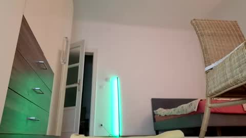 Snapshot of violahoney chatting on December 15, 2024, 3:20 pm Viola online show from December 15, 2024, 3:20 pm