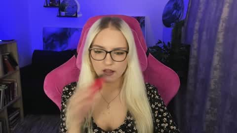 violamore online show from April 6, 2026, 5:36 pm