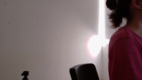 Violet online show from December 20, 2025, 6:37 pm