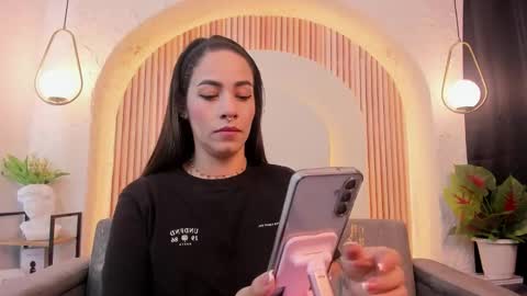 Violette online show from March 5, 2026, 10:11 am