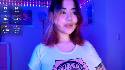 Snapshot of violeet_smile chatting on December 21, 2025, 7:48 am violet online show from December 21, 2025, 7:48 am