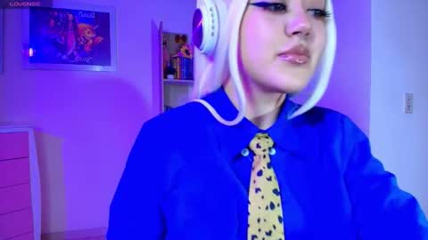 Snapshot of violeet_smile chatting on March 1, 2026, 3:52 am violet online show from March 1, 2026, 3:52 am