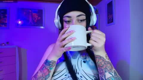 violet online show from April 15, 2026, 2:40 am