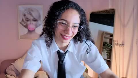 Snapshot of violet__15 chatting on June 25, 2026, 12:09 pm violet__15 online show from June 25, 2026, 12:09 pm