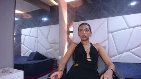 Violet online show from May 25, 2026, 3:40 pm