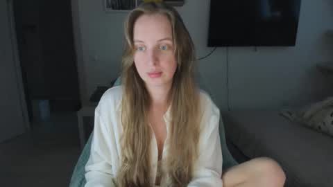 Snapshot of violet_blue_eyes chatting on November 6, 2025, 12:50 pm Violet online show from November 6, 2025, 12:50 pm