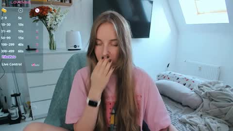 Violet online show from April 6, 2026, 1:34 pm