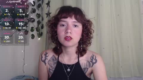 Snapshot of violet_bluee chatting on May 24, 2026, 7:13 am Violet online show from May 24, 2026, 7:13 am