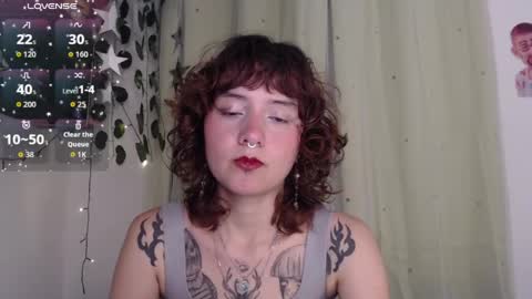 Snapshot of violet_bluee chatting on May 31, 2026, 7:26 am Violet online show from May 31, 2026, 7:26 am