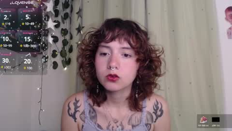 Snapshot of violet_bluee chatting on June 8, 2026, 7:20 am Violet online show from June 8, 2026, 7:20 am