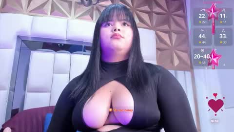 violet_milleer online show from January 9, 2026, 7:15 pm