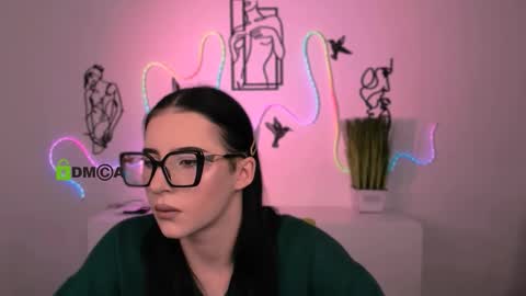 Snapshot of violet_moxi chatting on December 16, 2025, 6:18 am violet_moxi online show from December 16, 2025, 6:18 am