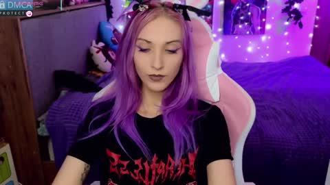 Snapshot of violet_noir_ chatting on January 22, 2025, 7:35 am Deya online show from January 22, 2025, 7:35 am