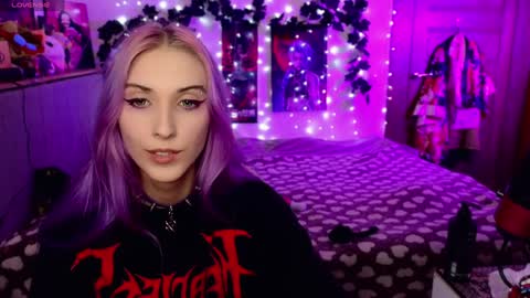 Snapshot of violet_noir_ chatting on January 27, 2025, 3:28 pm Deya online show from January 27, 2025, 3:28 pm