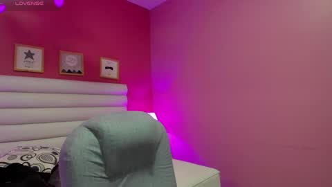 violet_sinclair online show from April 26, 2026, 11:19 am