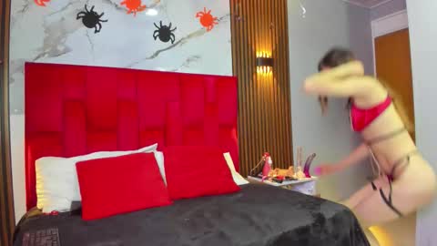 Snapshot of violet_storm_ chatting on November 4, 2025, 1:05 am violet_storm_ online show from November 4, 2025, 1:05 am