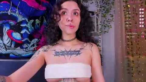 Snapshot of violet_walker7 chatting on June 27, 2026, 6:51 am Violet online show from June 27, 2026, 6:51 am