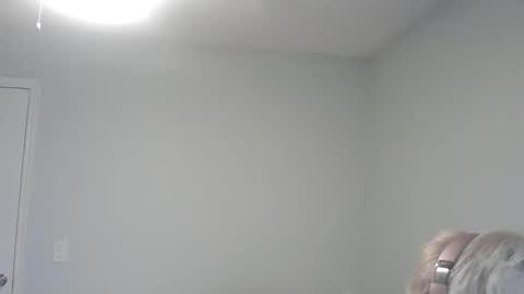 Snapshot of violet_winter97 chatting on January 6, 2025, 11:42 pm violet_winter97 online show from January 6, 2025, 11:42 pm