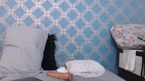 Snapshot of violeta_cute18 chatting on January 15, 2025, 10:13 pm Violeta online show from January 15, 2025, 10:13 pm