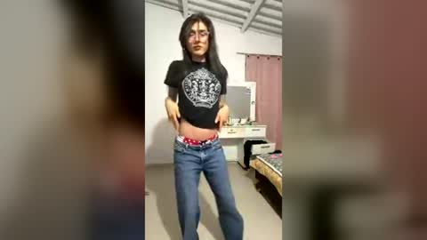 Snapshot of violeta_foxz chatting on June 12, 2026, 4:44 am Violeta online show from June 12, 2026, 4:44 am