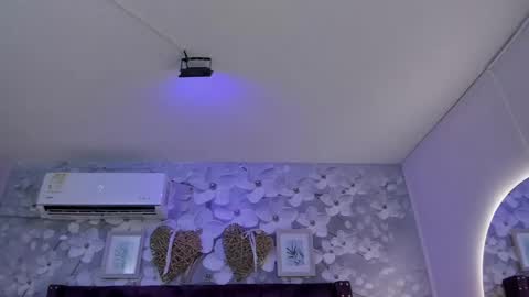 violeta_medina online show from June 3, 2026, 12:35 am