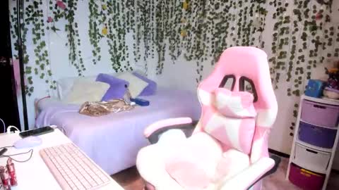 Snapshot of violeta_milleer chatting on November 18, 2025, 5:06 pm Violeta online show from November 18, 2025, 5:06 pm