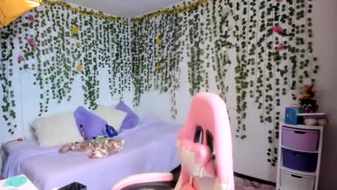 Snapshot of violeta_milleer chatting on November 22, 2025, 5:23 pm Violeta online show from November 22, 2025, 5:23 pm