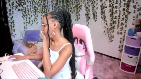 Snapshot of violeta_milleer chatting on November 24, 2025, 5:45 pm Violeta online show from November 24, 2025, 5:45 pm