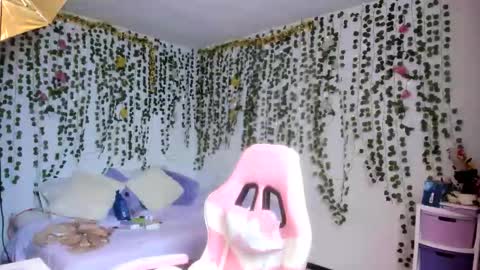 Snapshot of violeta_milleer chatting on November 27, 2025, 5:37 pm Violeta online show from November 27, 2025, 5:37 pm