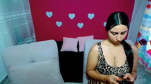 Snapshot of violeta_rouses chatting on June 19, 2026, 4:00 pm violeta_rouses online show from June 19, 2026, 4:00 pm