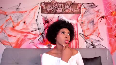 violeta_ruiz_ online show from October 21, 2025, 10:10 pm