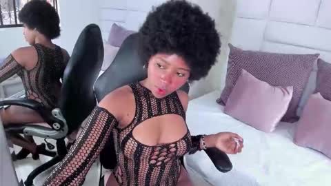 Violeta Ruiz online show from November 14, 2025, 12:15 pm