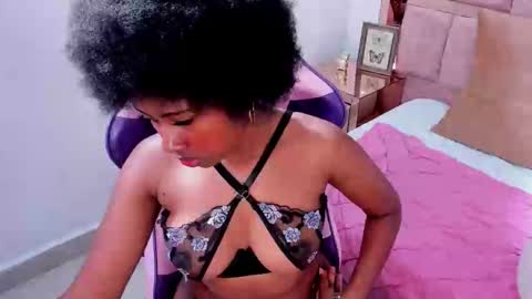 Violeta Ruiz online show from November 17, 2025, 1:39 pm