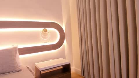 Snapshot of violeta_sum chatting on February 27, 2026, 12:05 pm Violeta Sum online show from February 27, 2026, 12:05 pm