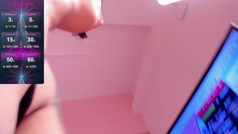 Snapshot of violetaa_millers chatting on December 9, 2024, 5:52 pm Violeta online show from December 9, 2024, 5:52 pm