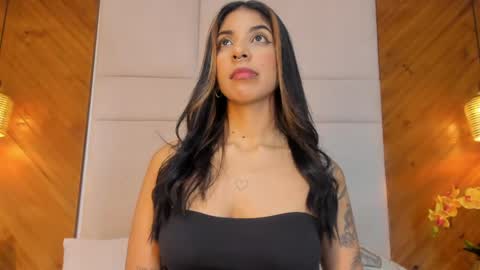 Snapshot of violetahills_ chatting on May 18, 2026, 4:13 pm Violeta online show from May 18, 2026, 4:13 pm