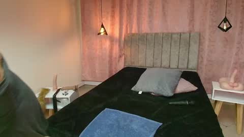 VIOLETA online show from February 13, 2025, 8:13 pm