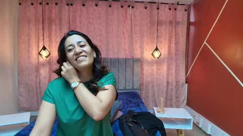 VIOLETA online show from September 26, 2025, 2:54 pm