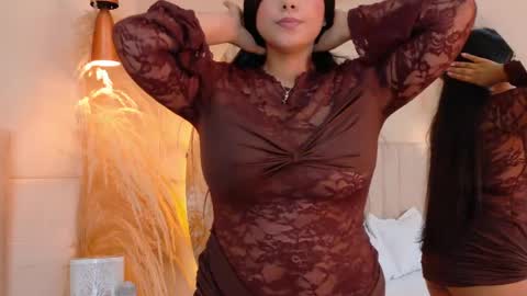 Snapshot of violetbloomm chatting on May 29, 2026, 8:29 pm Violet online show from May 29, 2026, 8:29 pm