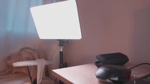 violeth___ online show from October 22, 2025, 11:43 am